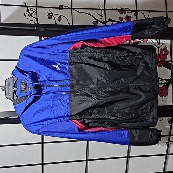 Jordan Windbreaker Jacket‎ Size Small NWT - Picture 2 of 11